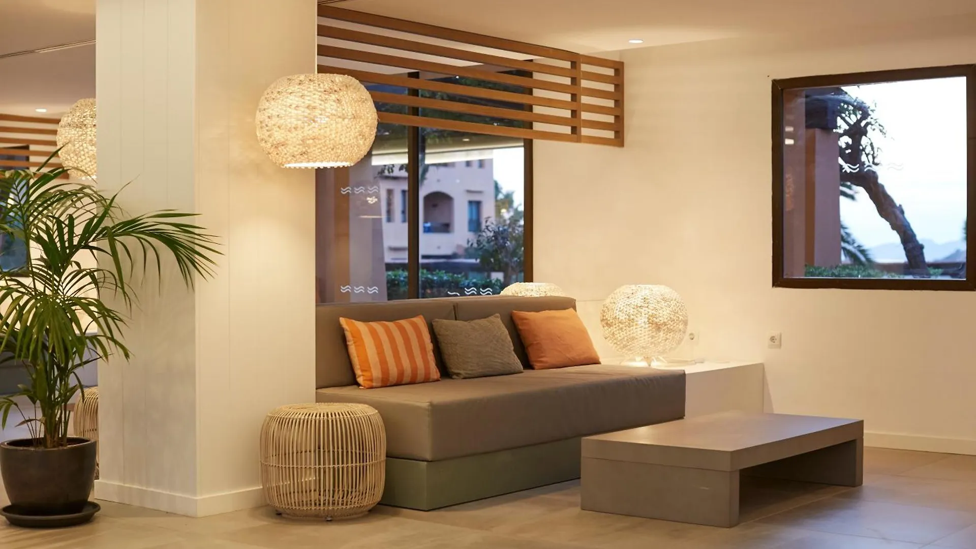 Insotel Club Tarida Playa Sant Josep de sa Talaia 4*,